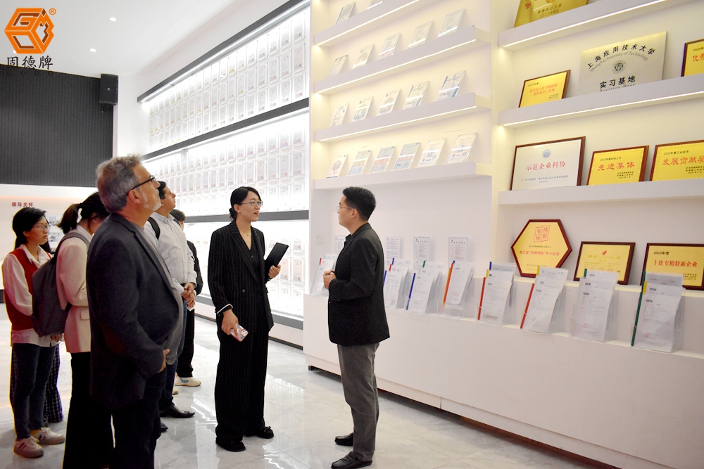 DSC_0011.JPG DSC_0011.JPG