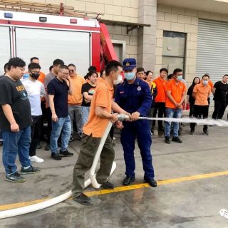 防范未“燃”！邊鋒集團(tuán)開展消防應(yīng)急演練工作