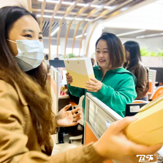 今天，是她的節(jié)日